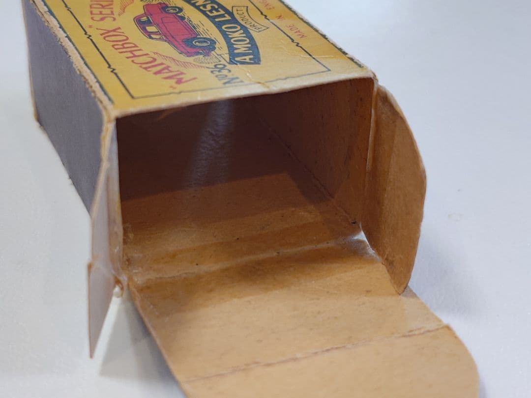 MATCHBOX No.36 AUSTIN A50 ※メタルホイル