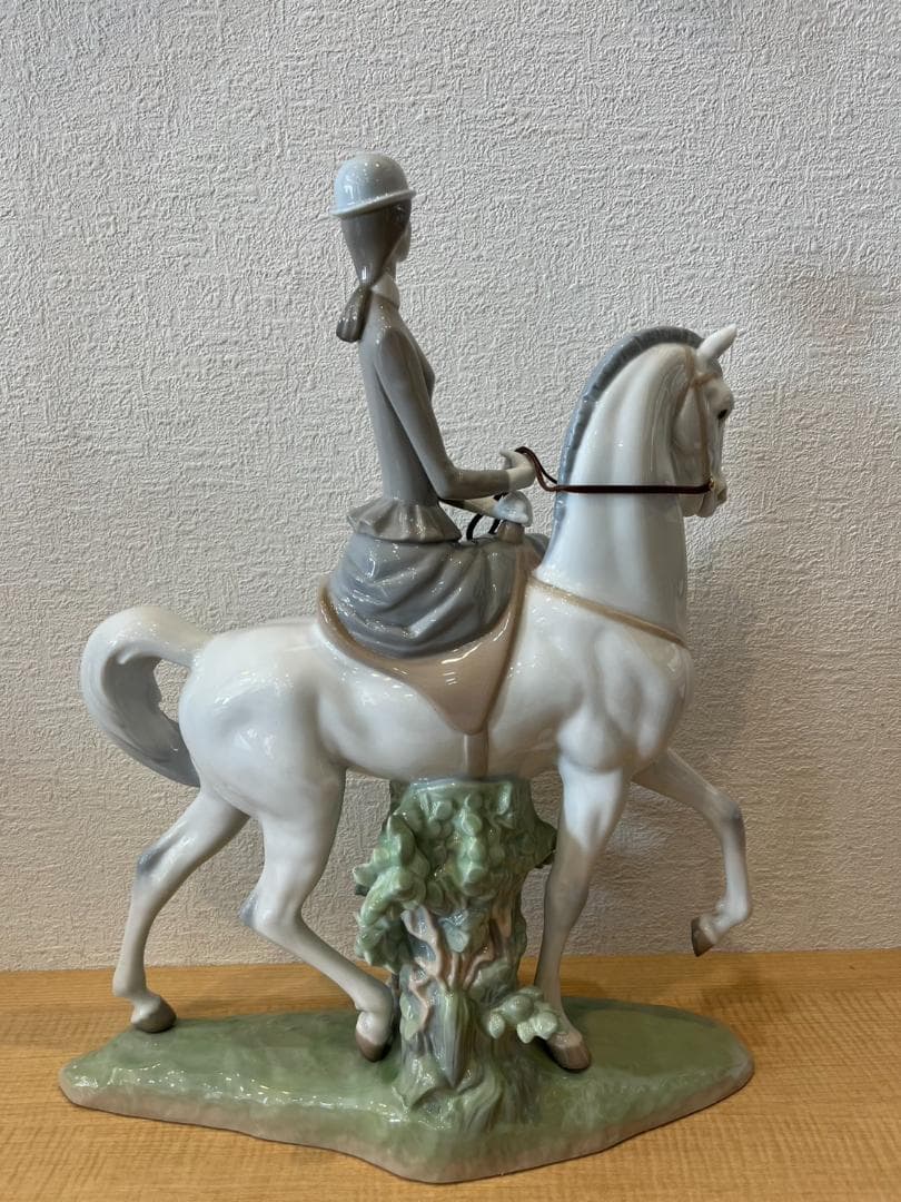 【新品未使用品】LLADRO リヤドロ「白い馬の少女」フィギュリン 陶磁器