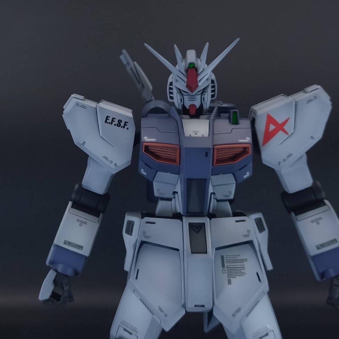 ガンプラ　完成品　EG　1/144 νガンダム
