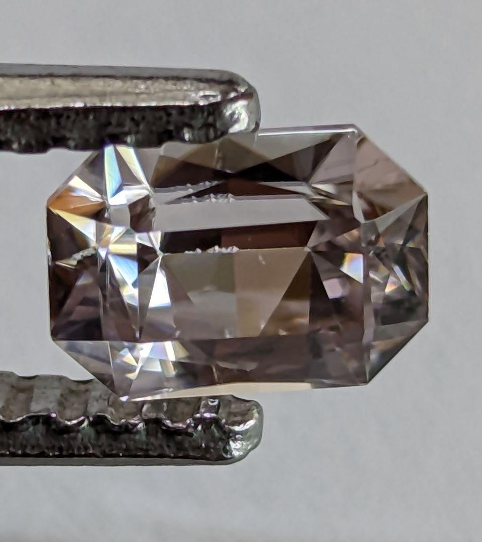 ハーツレンジ産 天然ジルコン 1.4ct ルース