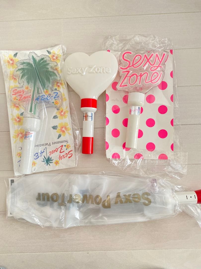 Sexy Zone グッズまとめ(DVD4枚、CD、ペンライト3本、写真など)