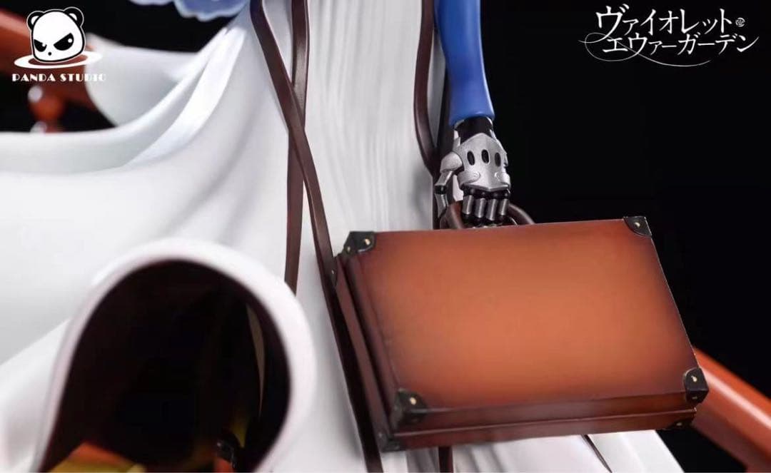 ヴァイオレット・エヴァーガーデン Panda フィギュアガレージキットスタチュー