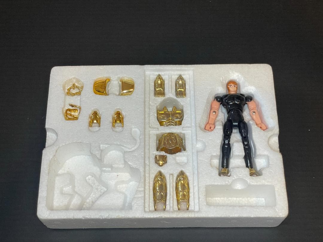 聖闘士星矢　黄金聖闘士　レオクロス バンダイ フィギュア