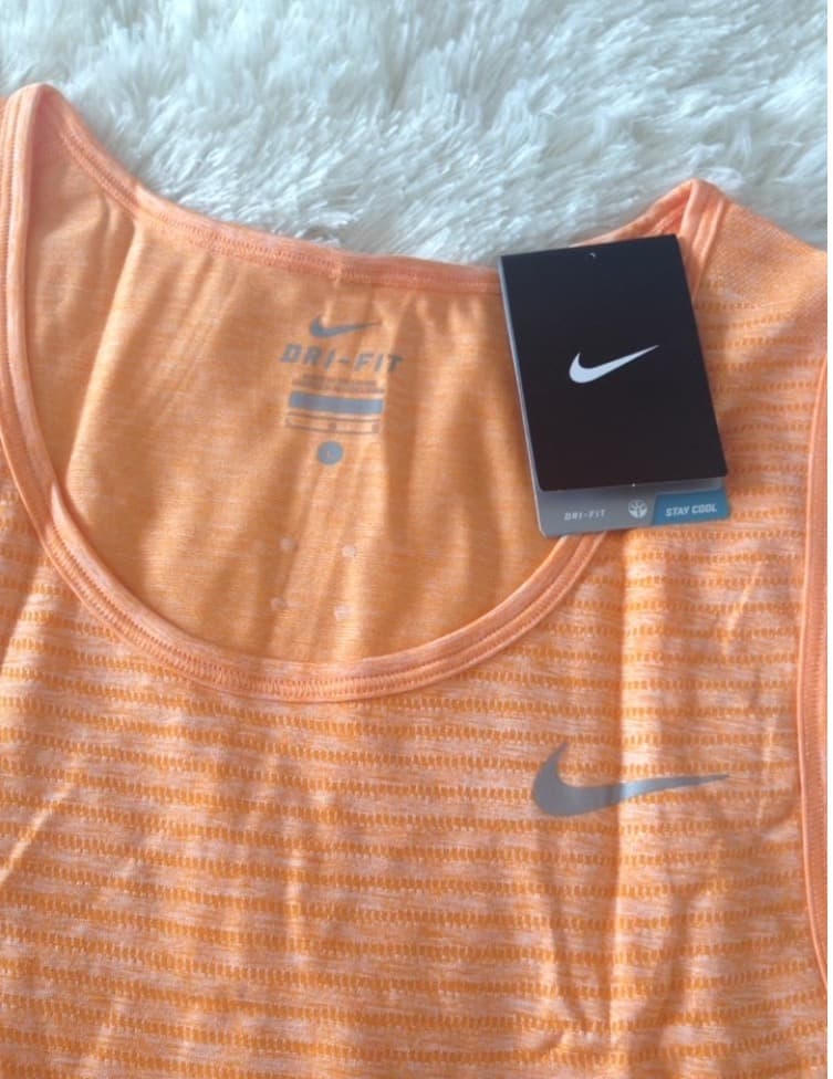 ✨新品✨NIKE ナイキ Tシャツ タンクトップ
