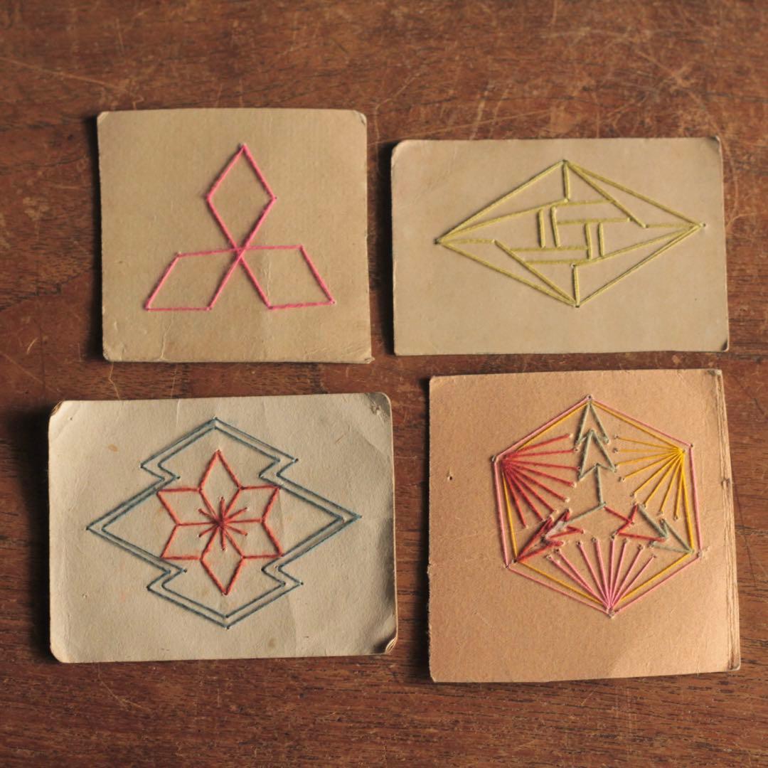 古い 背守り 4種 厚紙に刺繍 古道具 アンティーク