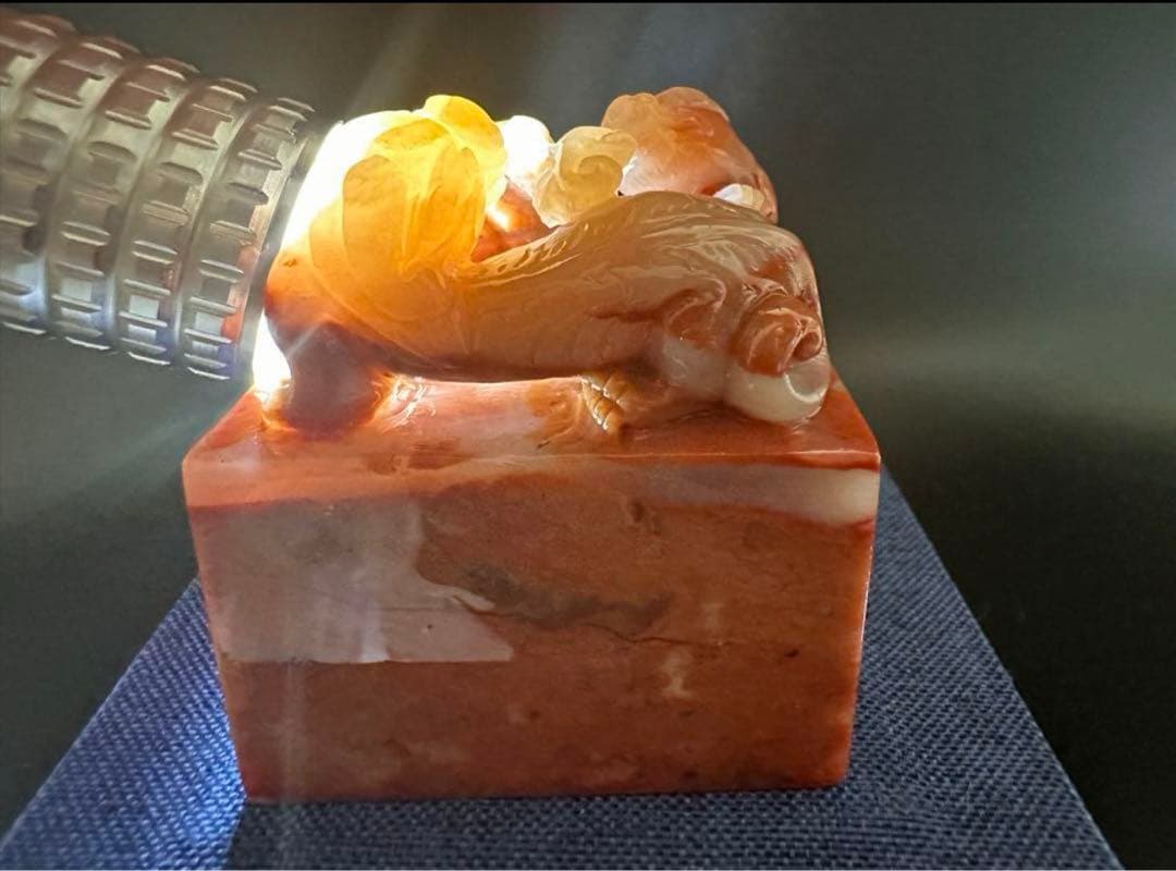 61 大印面瑞獣高級ラオス石　手彫り　篆刻　書道　印材　落款　遊印　雅号印　箱付