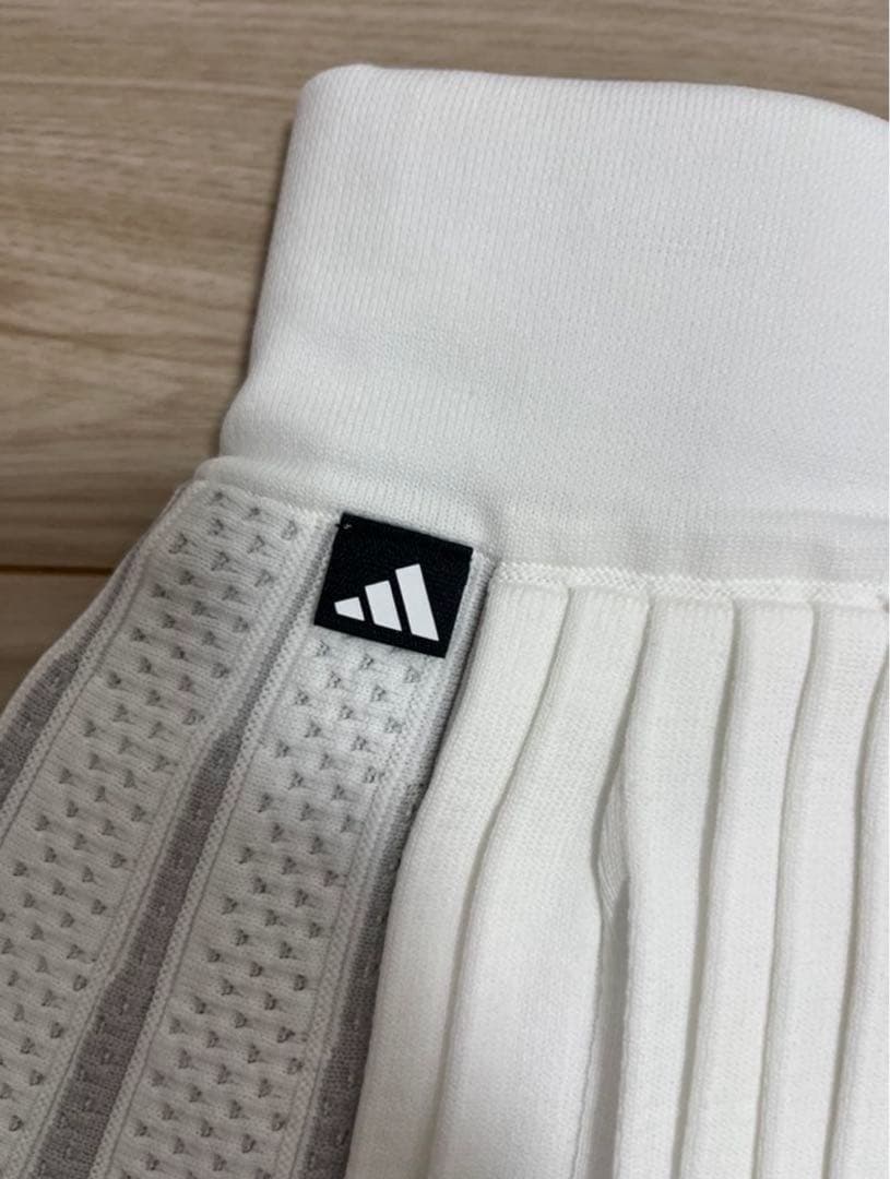 新品　アディダス　adidas ゴルフ長袖セーター　スカート　　セットアップ L