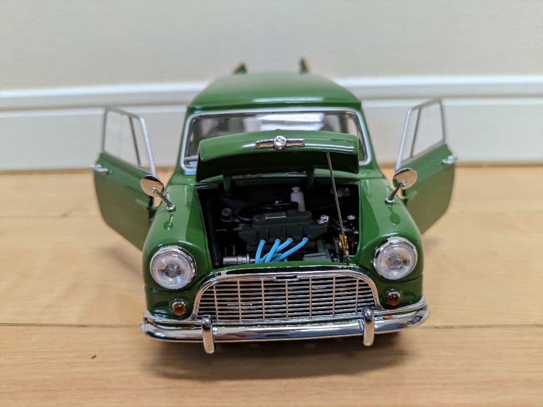 京商　モーリスミニトラベラー　1/18 グリーン