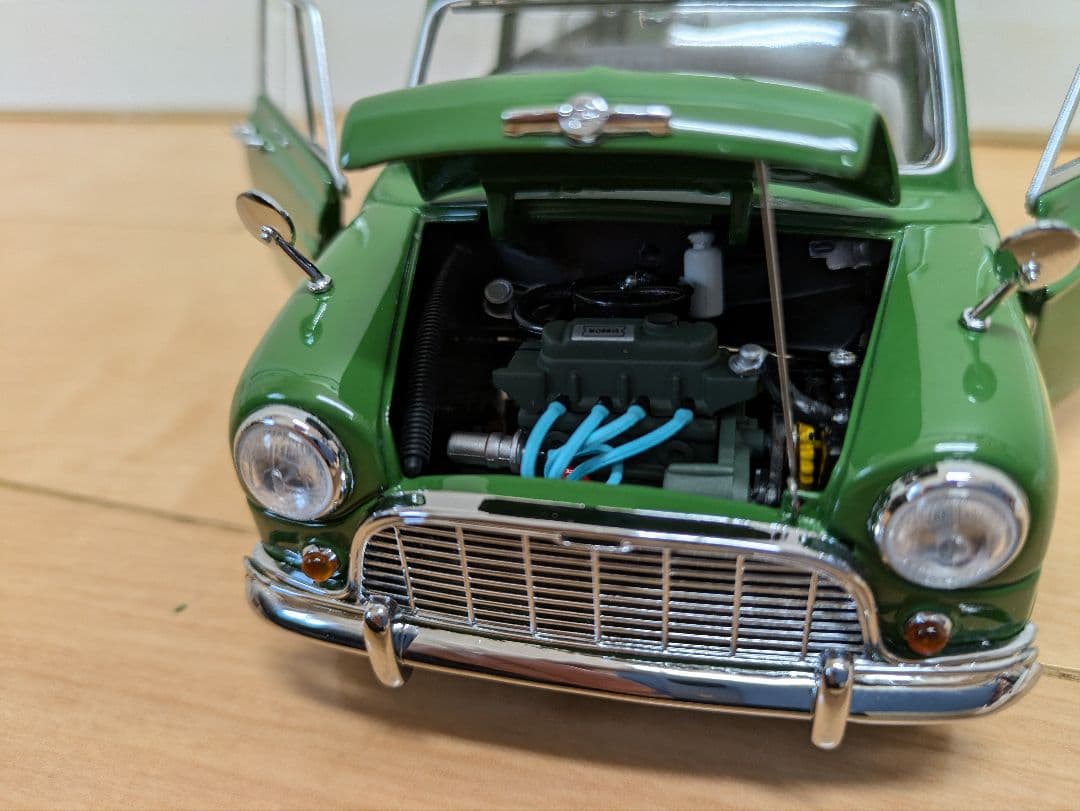 京商　モーリスミニトラベラー　1/18 グリーン