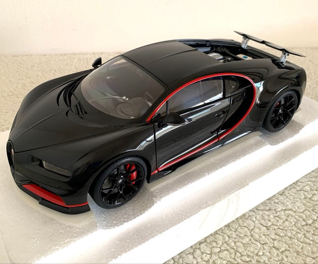 自動車 1/18 AUTOart Bugatti Chiron 2017 70991