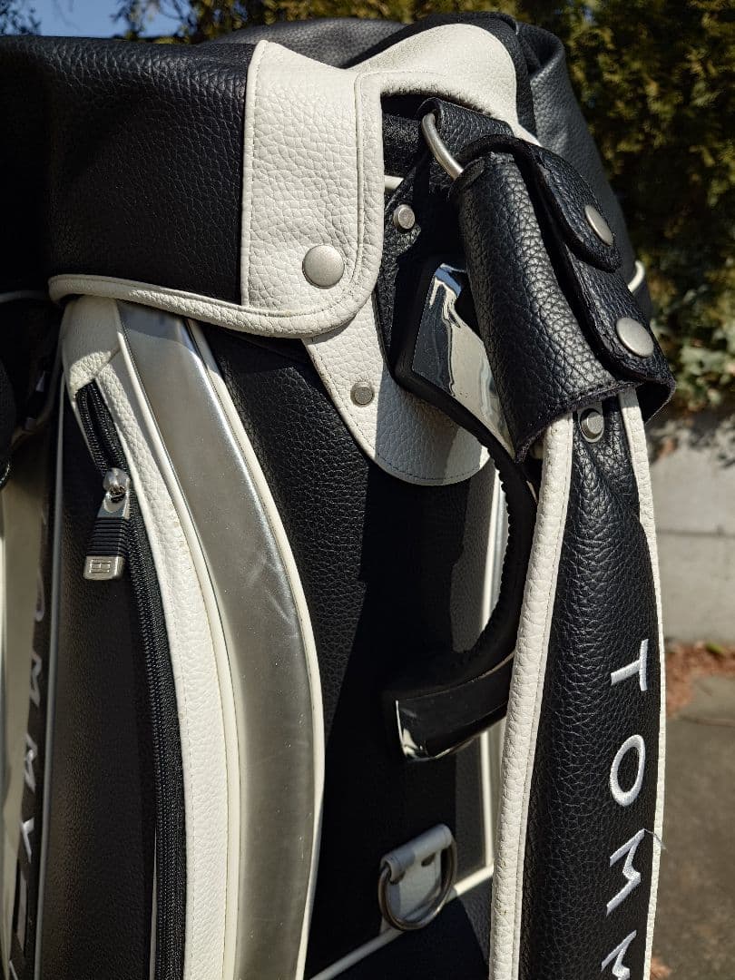 トミーヒルフィガー　キャディバッグ　ブラック/ホワイト