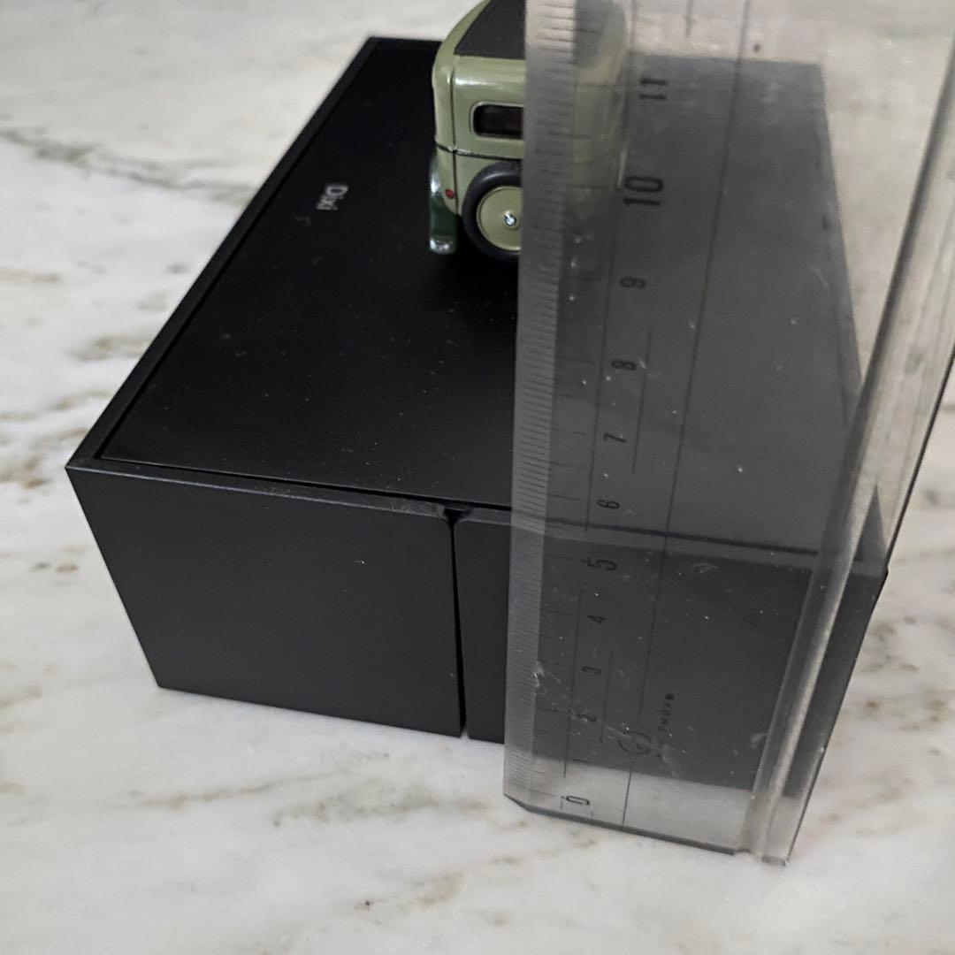  黒いボックス入りクラシックミニカー