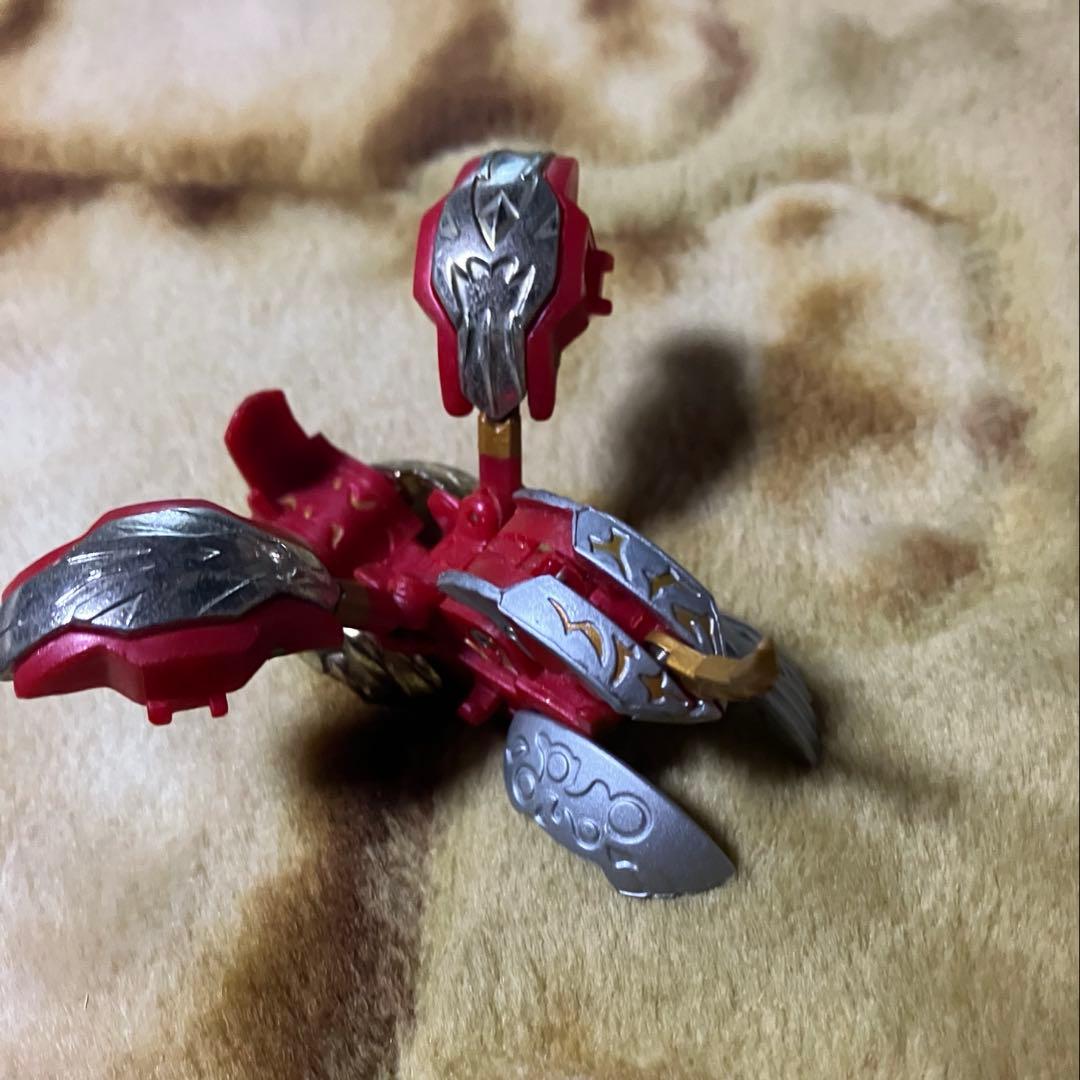 統タヴァネル　レッド　非売品　爆丸