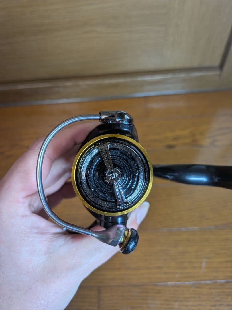 ​【美品・使用3回】ダイワ 21カルディア FC LT2000S