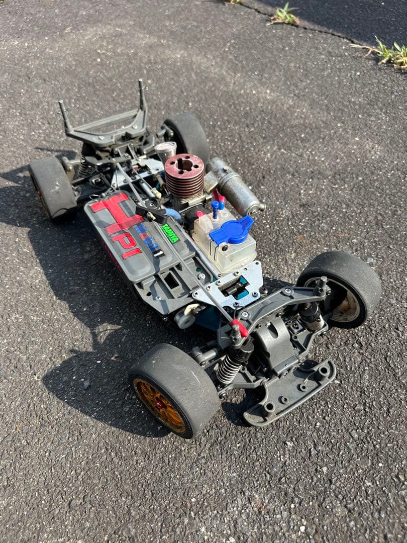 ガソリンエンジン RCカー　当時物　　写真の物全て