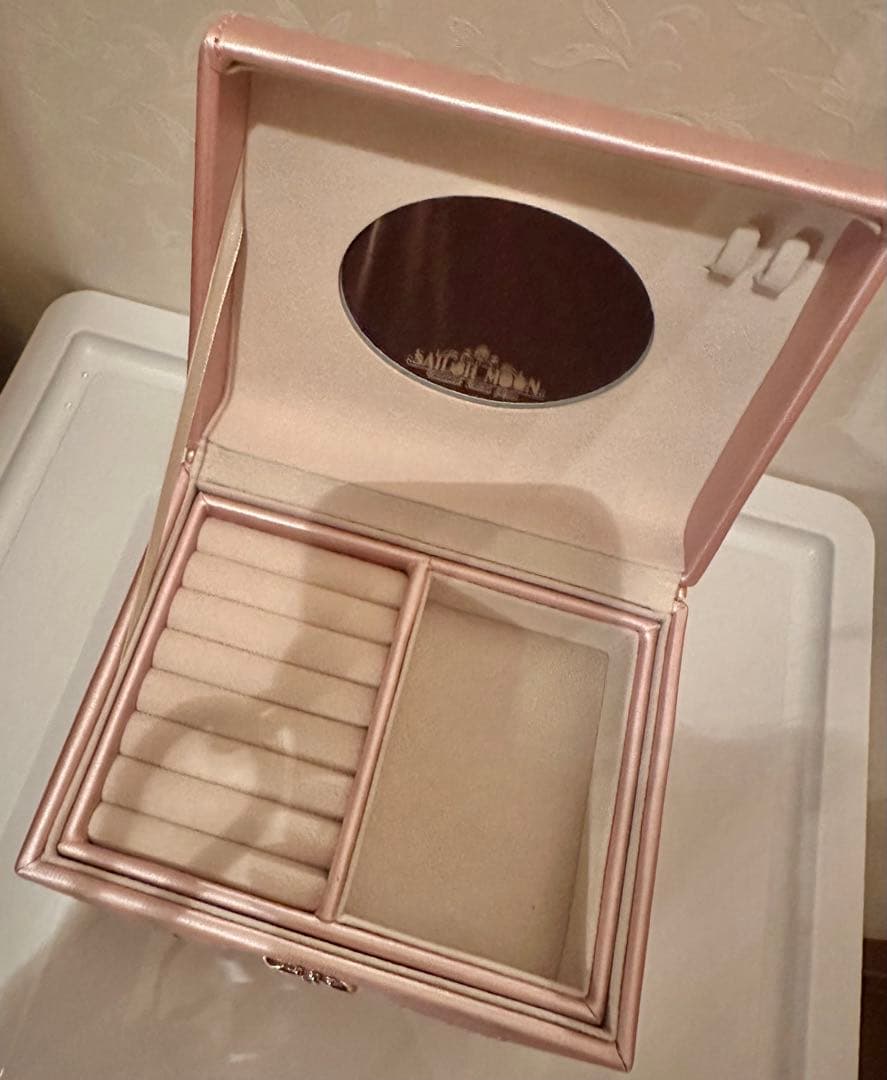 セーラームーン usj アクセサリーケース