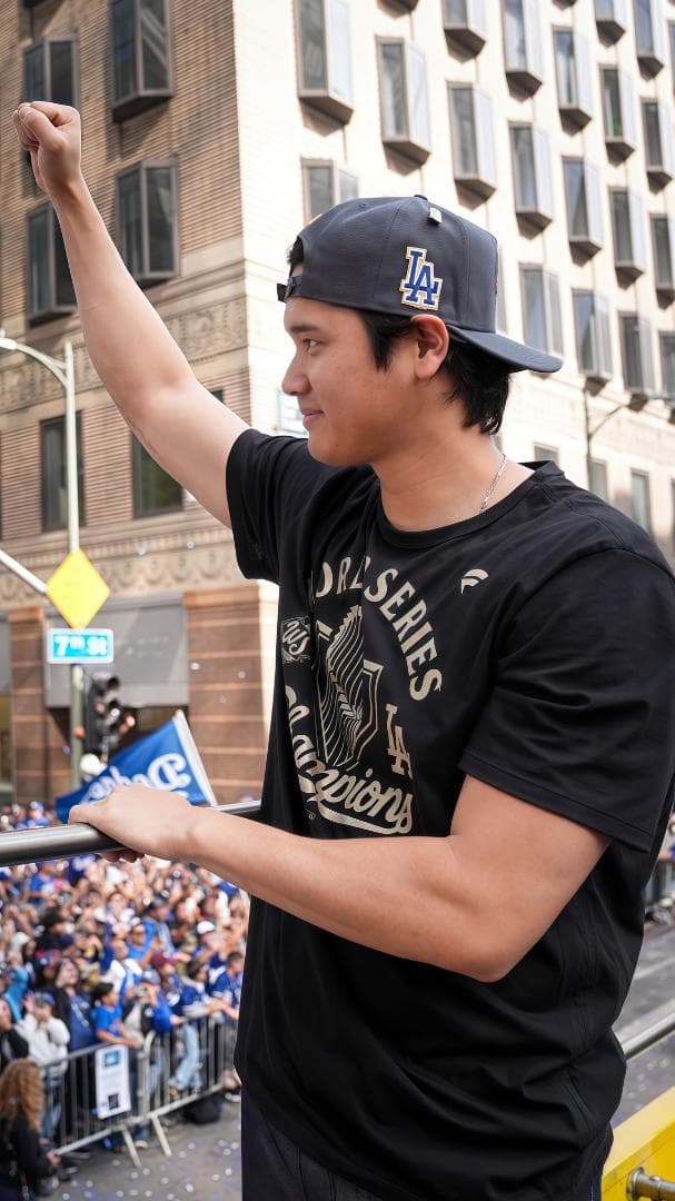 大谷翔平ワールドシリーズ2連覇優勝記念FanaticsパレードブラックフーディL