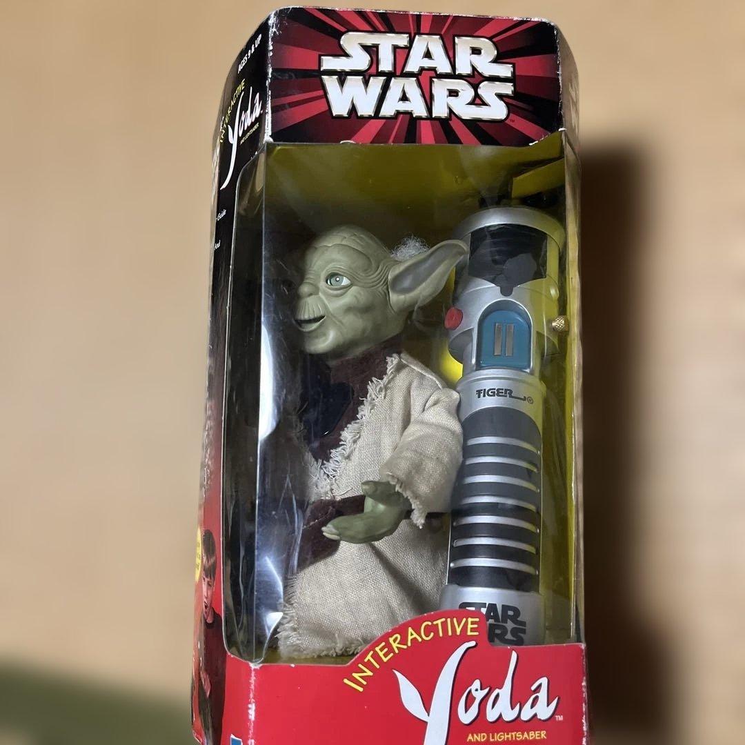 Star Wars インタラクティブ Yoda フィギュア