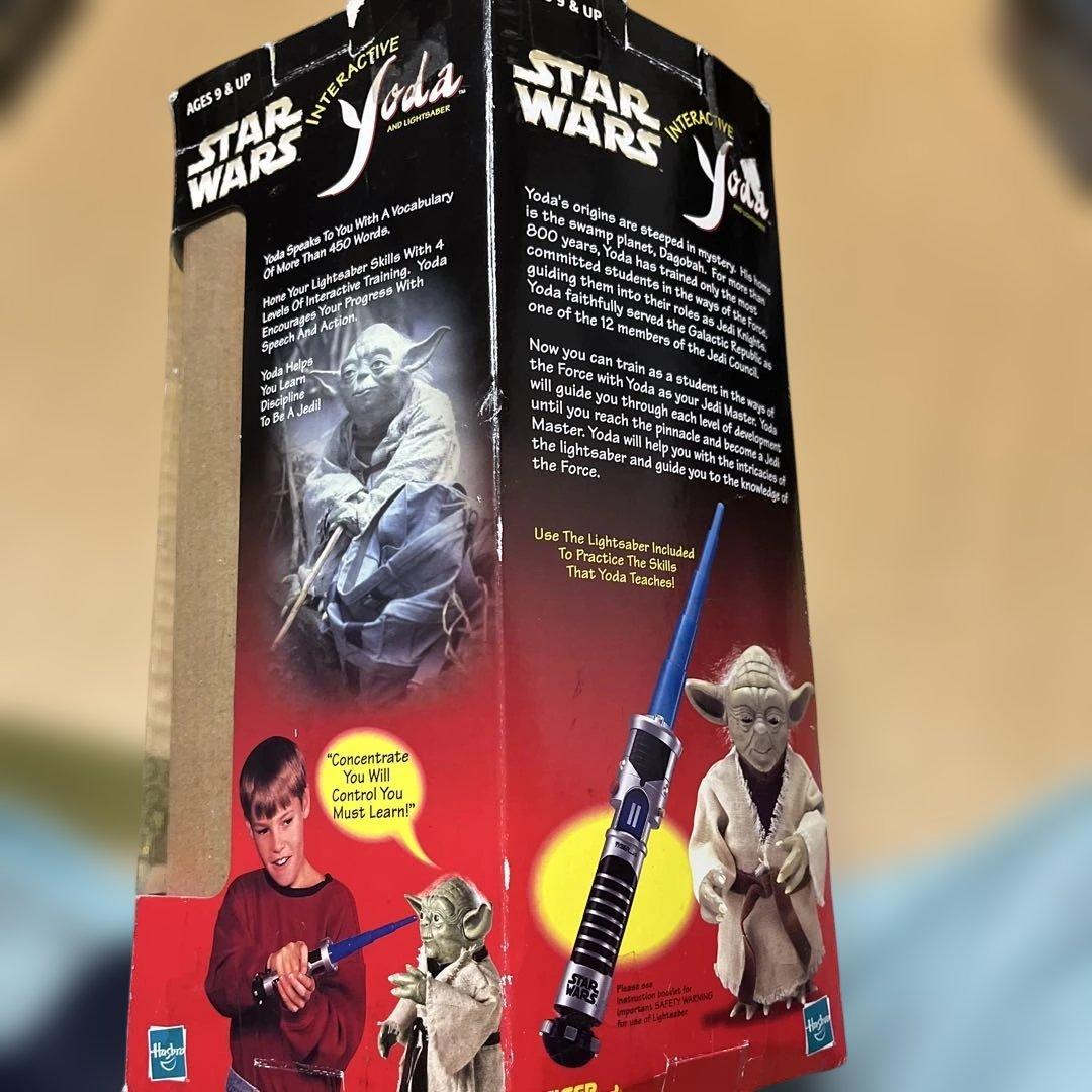 Star Wars インタラクティブ Yoda フィギュア