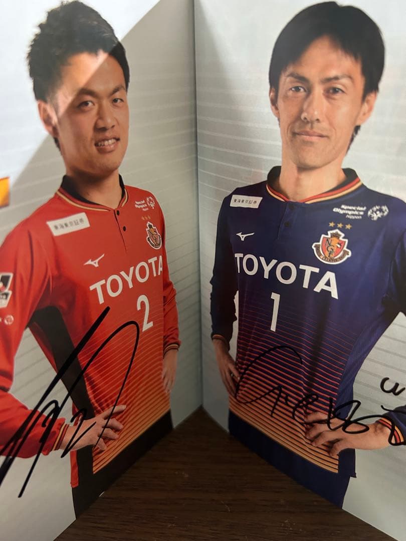 名古屋グランパス2018年　全12選手　直筆サイン入りファンクラブ本