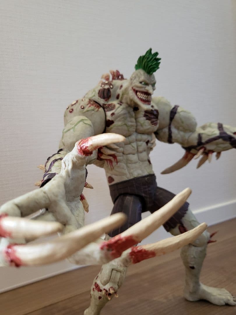 フィギュア　タイタンジョーカー バットマン アーカムアサイラム