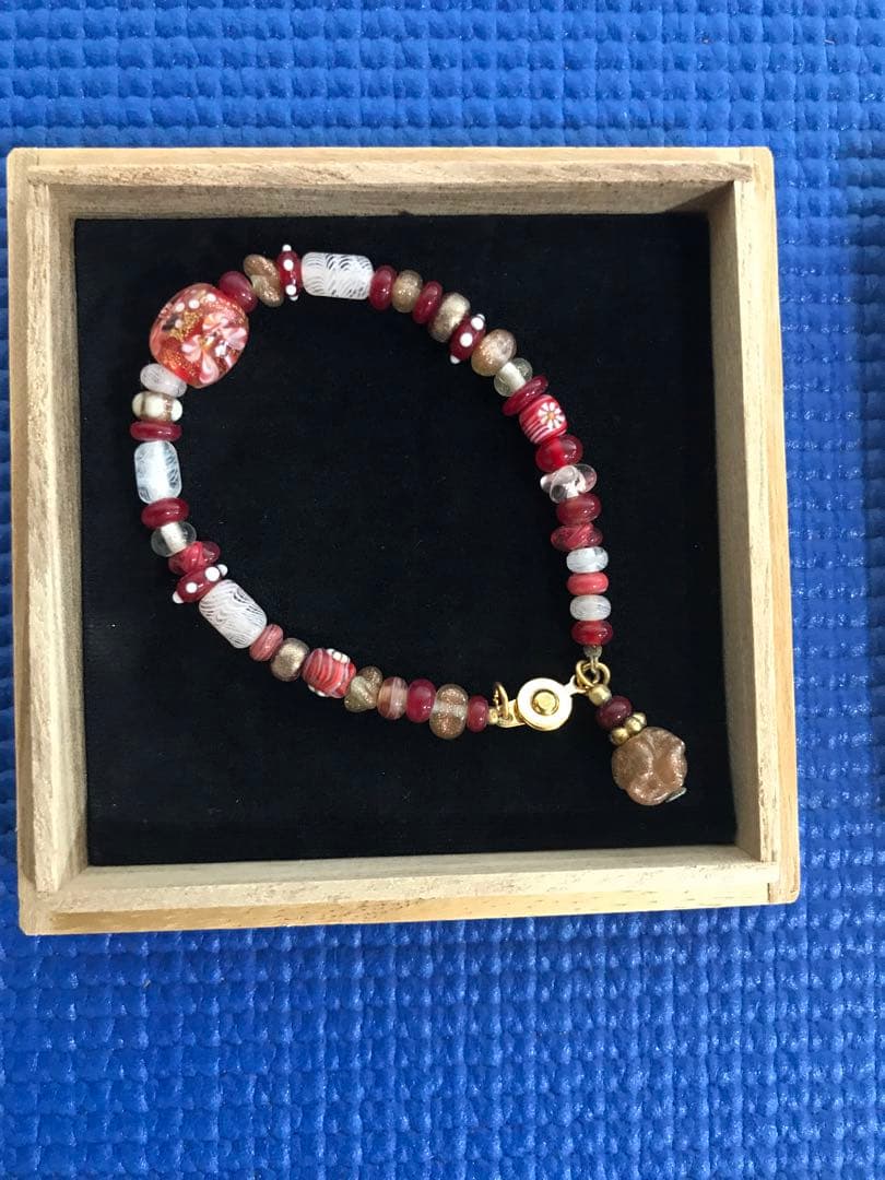 作家　林裕子　とんぼ玉　ブレスレット