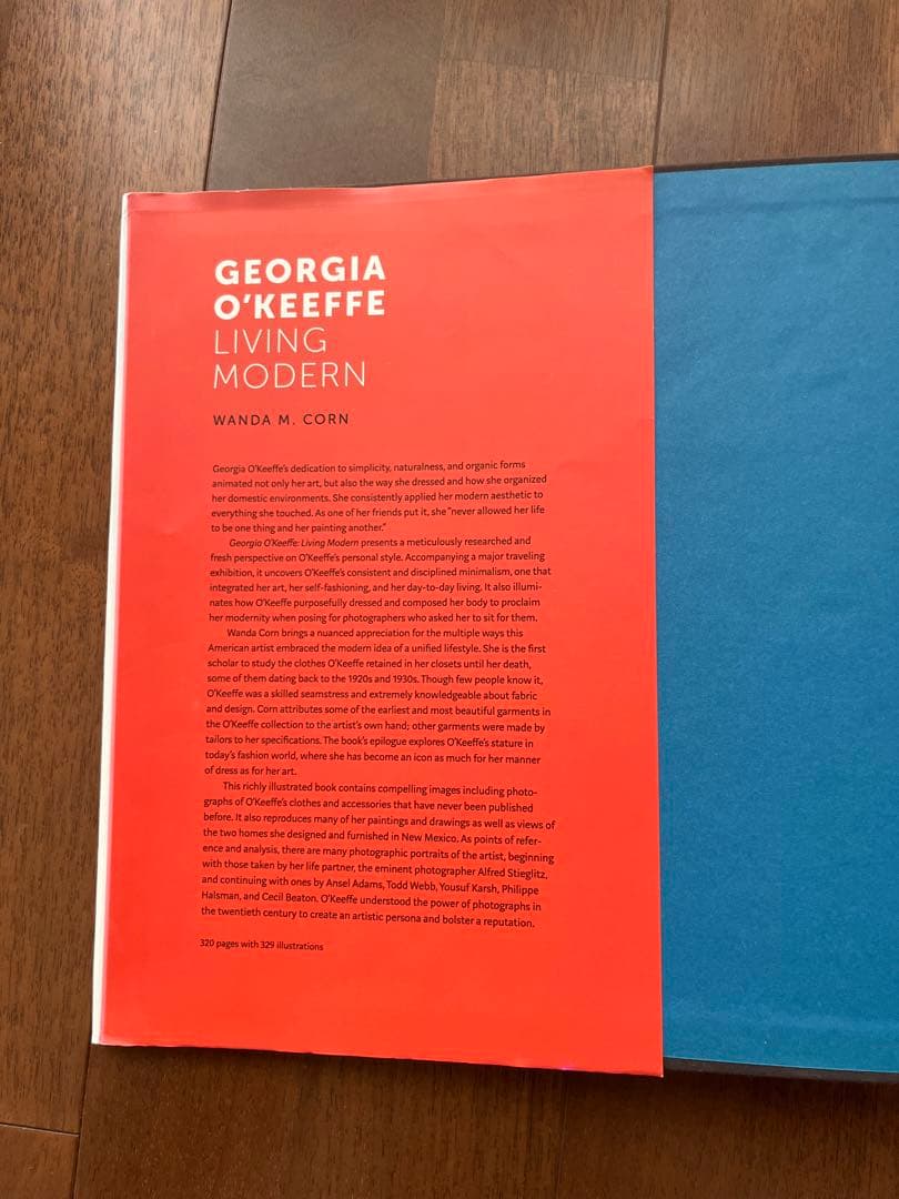 IA O'KEEFFE LIVING MODERN ジョージアオキーフ