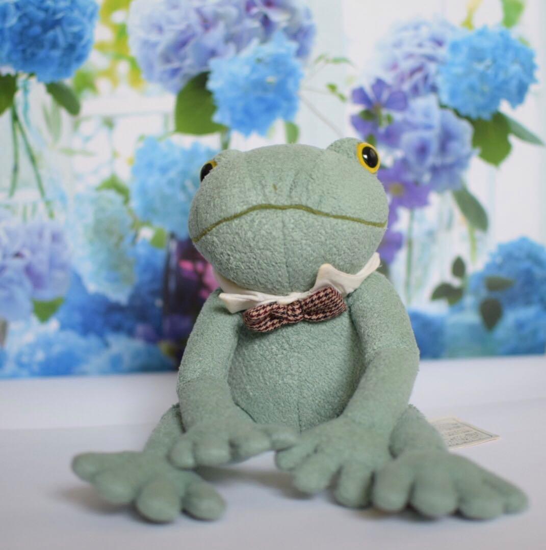 モンスイユ　カエル　ぬいぐるみ