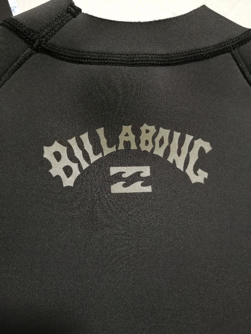 【新品未使用品】ビラボン タッパー Ｍサイズ 定価19800円 ブラック