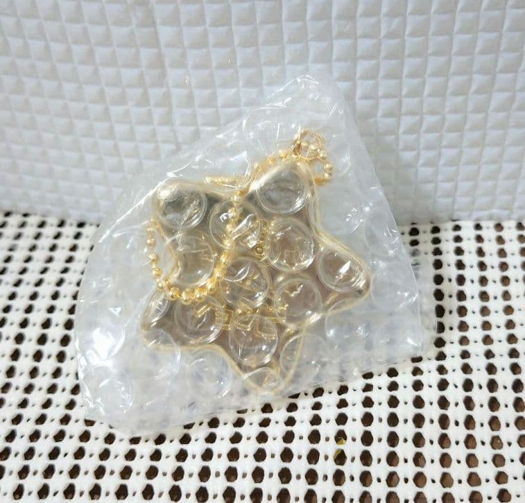 クレヨンしんちゃん　金のチョコビ缶