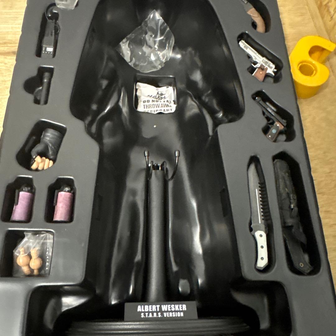 バイオハザード5 アルバート・ウェスカー S.T.A.R.Sver ホットトイズ