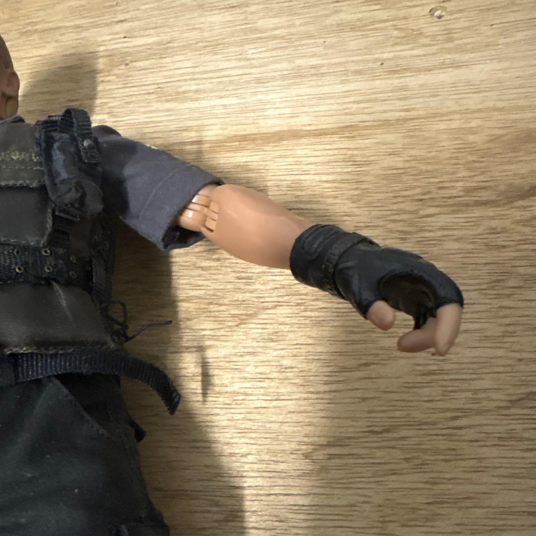 バイオハザード5 アルバート・ウェスカー S.T.A.R.Sver ホットトイズ