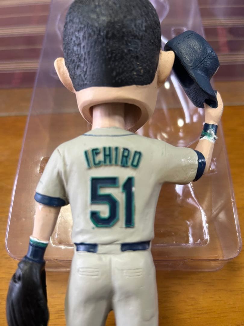 イチロー、現役最後のボブルヘッド人形!大谷翔平選手とのトレーディングカード付!
