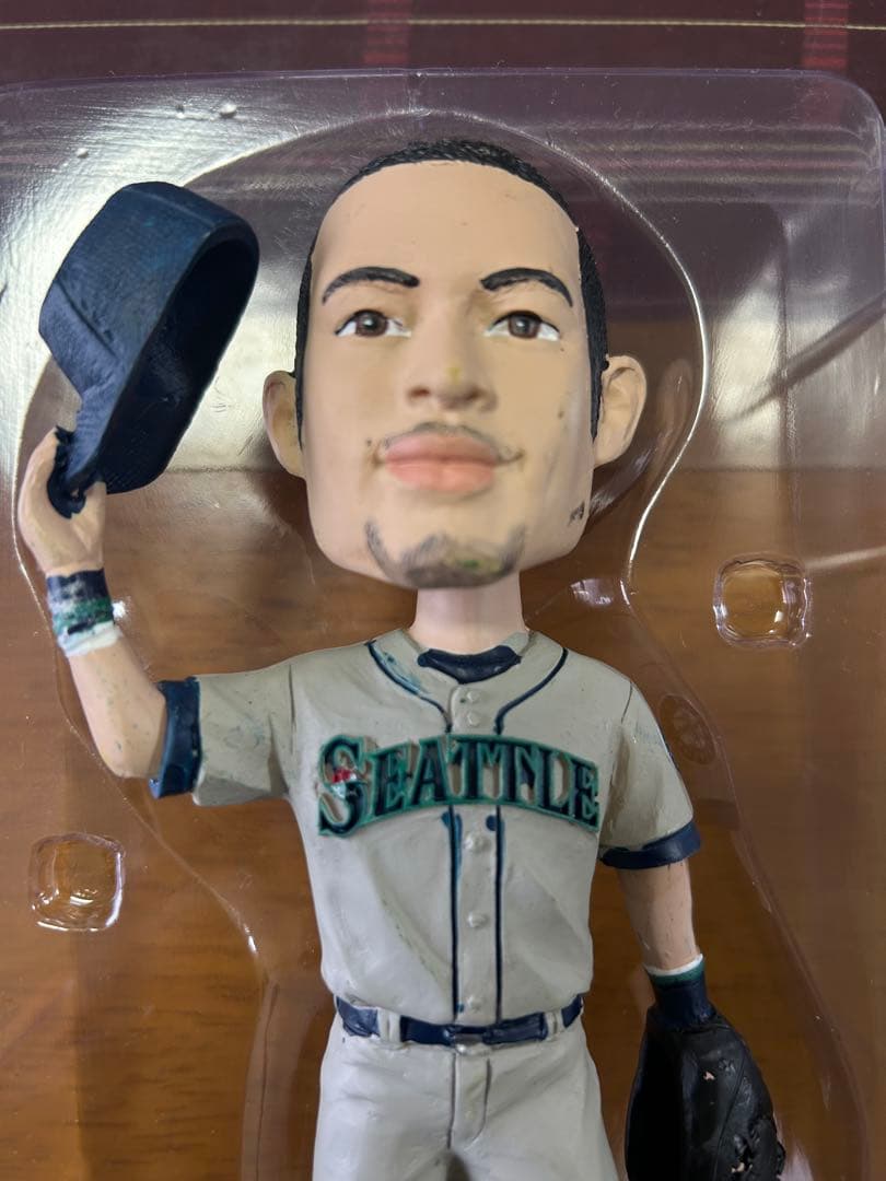 イチロー、現役最後のボブルヘッド人形!大谷翔平選手とのトレーディングカード付!