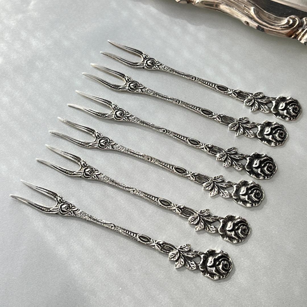 【ドイツ】 薔薇のピックフォーク 6本 / レリーフのホルダー【純銀】