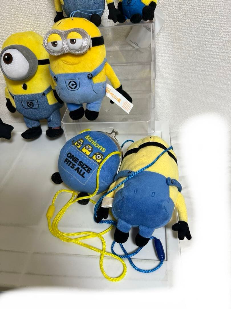 ミニオンズのぬいぐるみとポシェット、パスケース