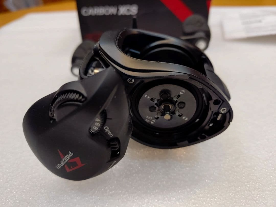 ピシファン　カーボンXCS　ベイトリール　PISCIFUN CARBON XCS