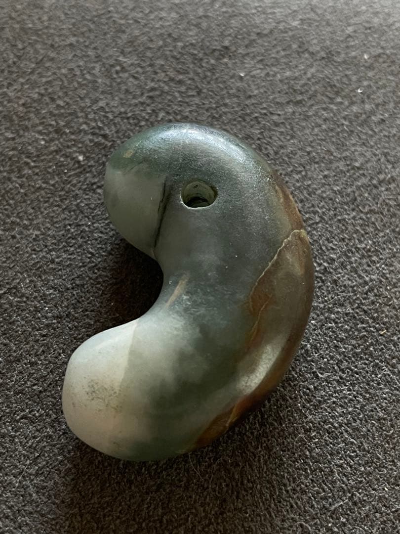 古墳時代　勾玉　硬玉　翡翠　瑪瑙　出土品31g