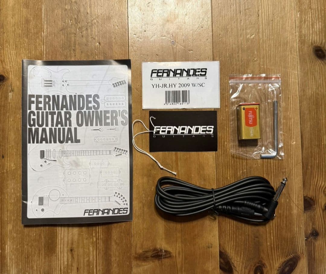 【未使用】イエローハートjr ミニギター X Hide Signature