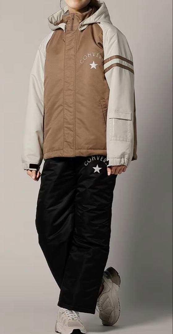 新品スキースノボウェア150コンバース上下セパレートセットサイズ調整可能男女兼用