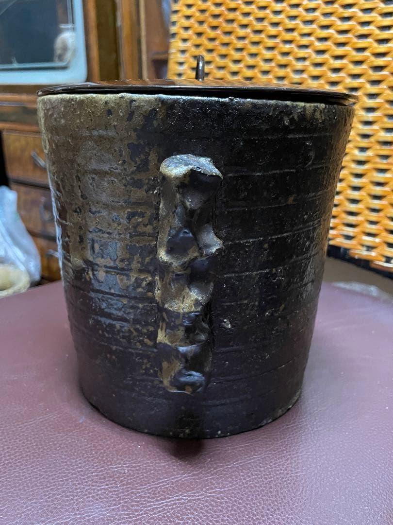 古備前　菅耳單口水指