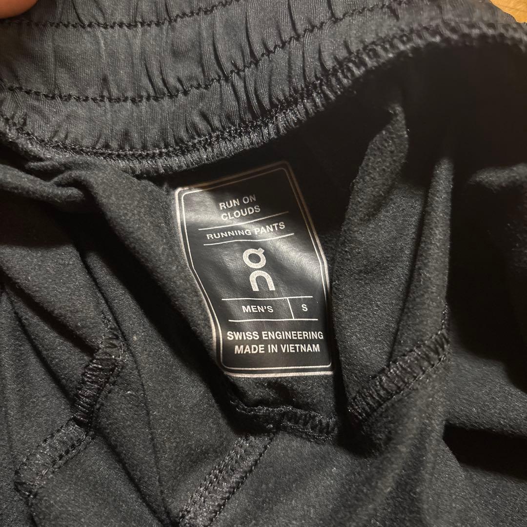 On Running Pants 価格23時に1万4000円に戻します