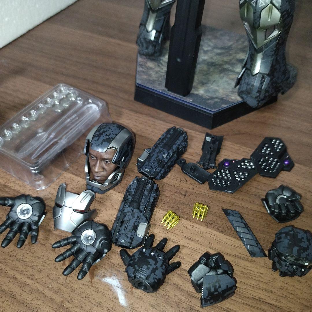 ホットトイズ　1/6 ウォーマシンフィギュア インフィニティウォーアベンジャーズ