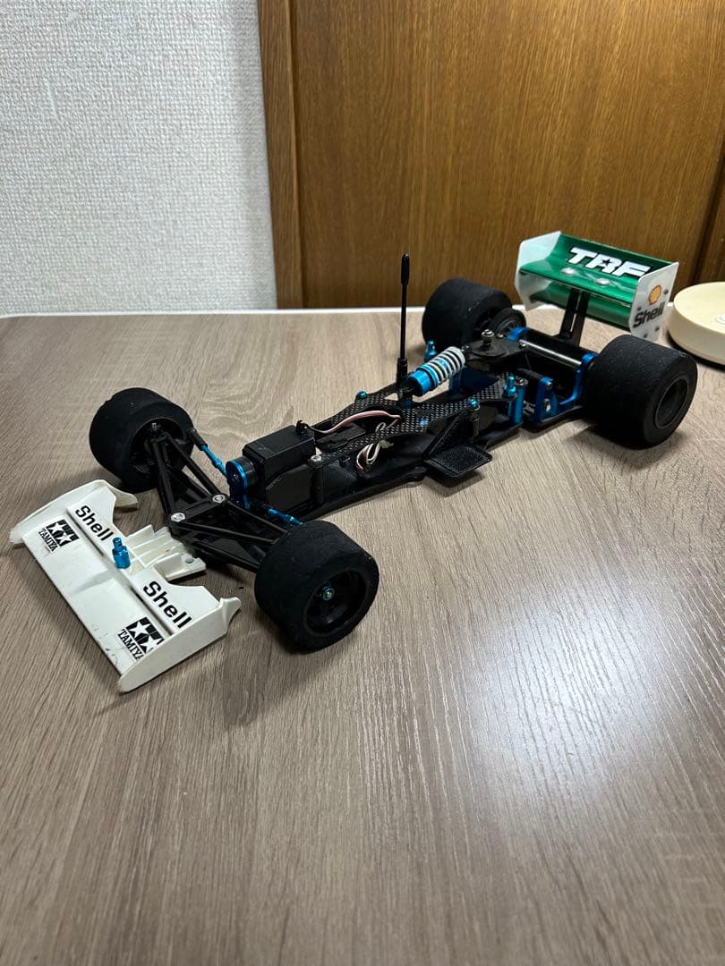 タミヤ　F103 シャーシ　サーボは作動確認済み。バッテリー縦積み仕様。