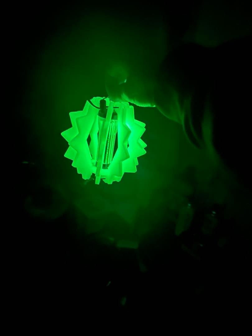 週末まで出品　bonbonero ボンボネロ 蓄光グリーン