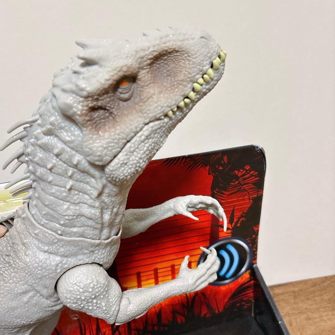 ジュラシックワールド　スーパーアクション　インドミナス・レックス