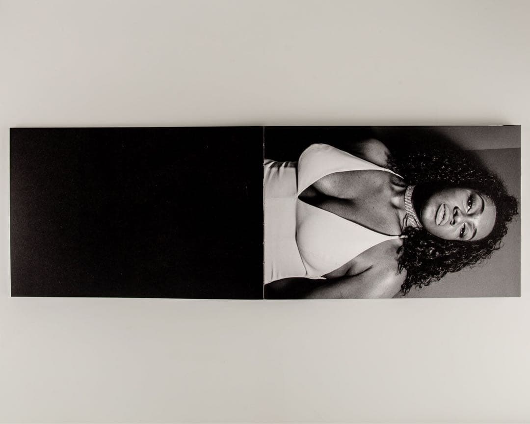 絶版‼️ Sasha Phyars-Burgess 写真集