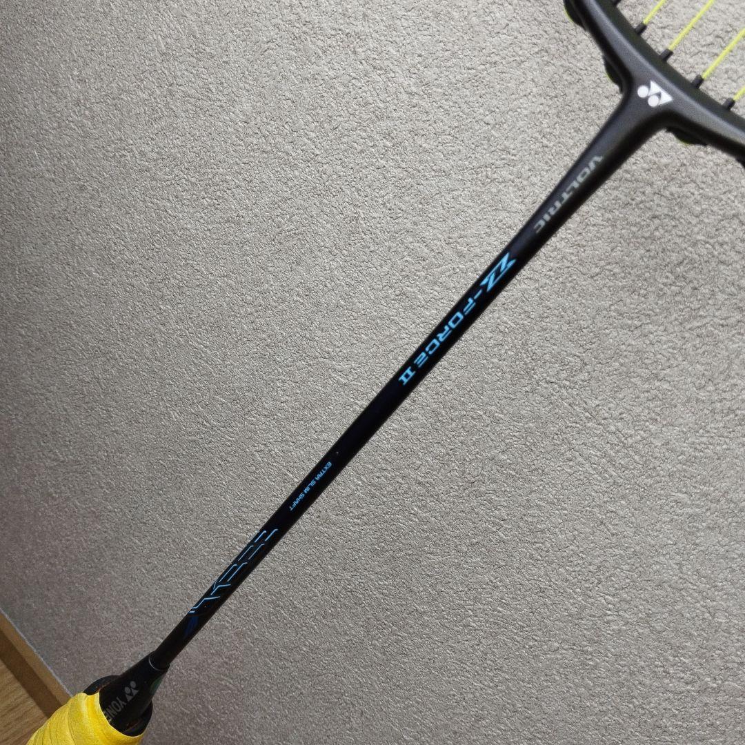【極美品】YONEX VOLTRIC Z-FORCE Ⅱ 4UG5①