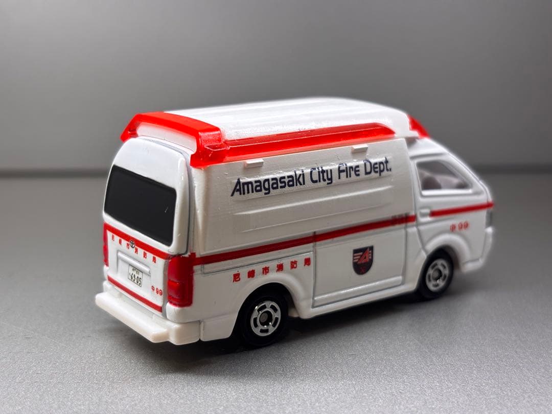 k トミカ救急車「カスタム」