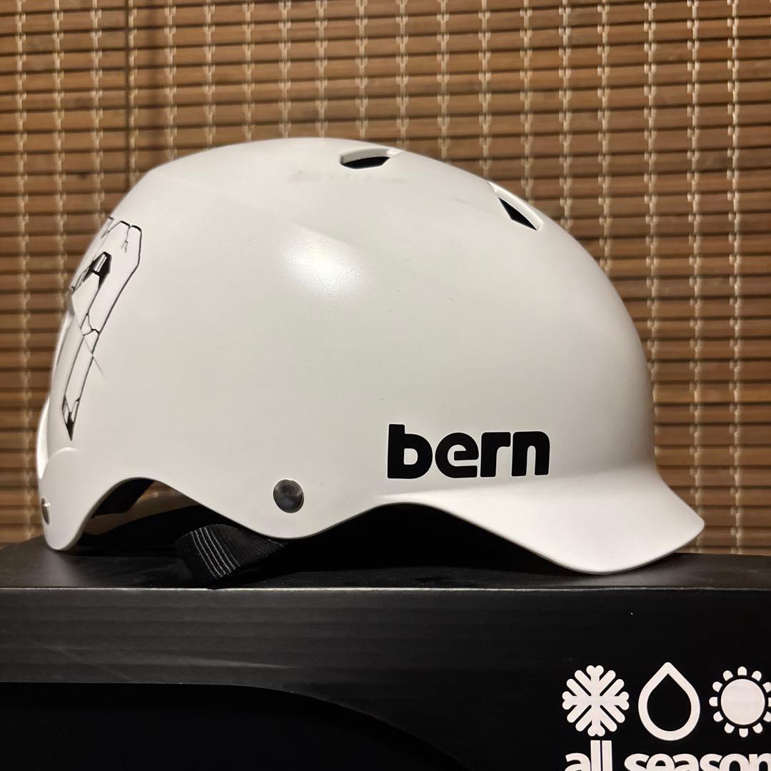 Bern バーン　ヘルメットTEAM WATTS 耳当て付き　ゴーグルクリップ